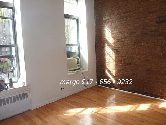 Rented by Chartwell Manhattan Realty | media 11