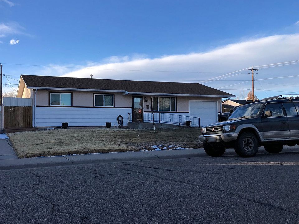 1st image of 3912 Sheffield Ln