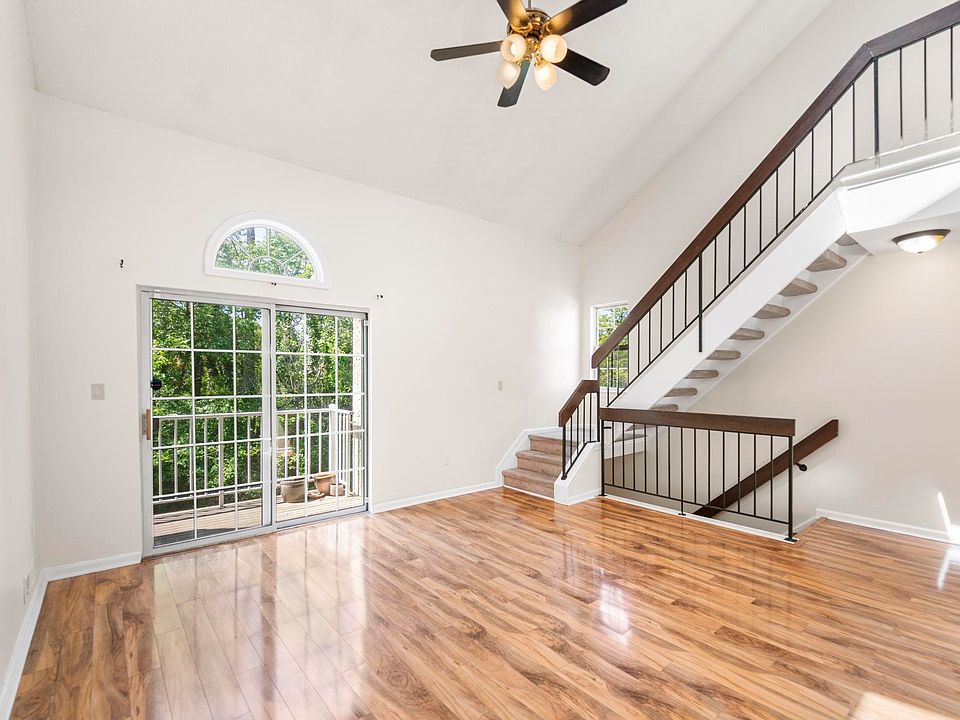 1st image of 1307 Commons At Kingswood Dr #7
