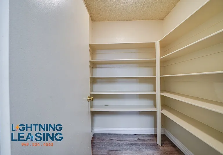 2850 Riverside Dr #2-206 — Photo 7