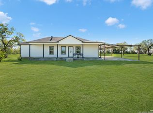 433 Gracewind Ln, Seguin, TX 78155