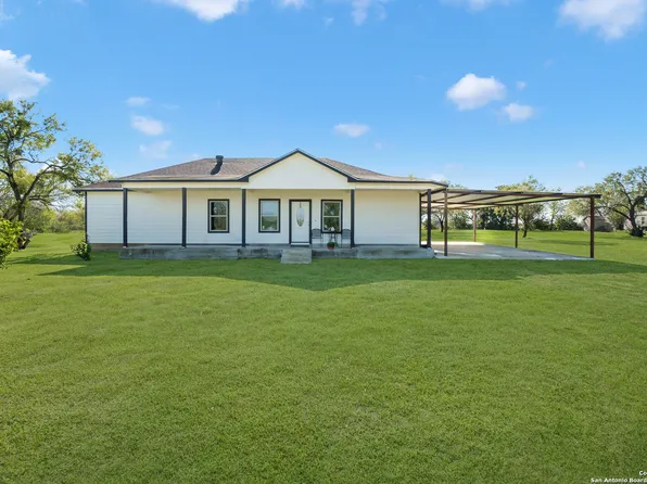 433 Gracewind Ln, Seguin, TX 78155