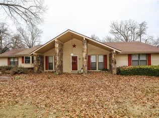80 N Briarwood Rd, Rogers, AR 72756