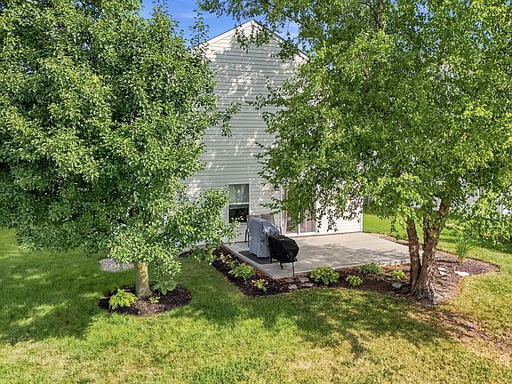 5th image of 3881 White Cliff Way