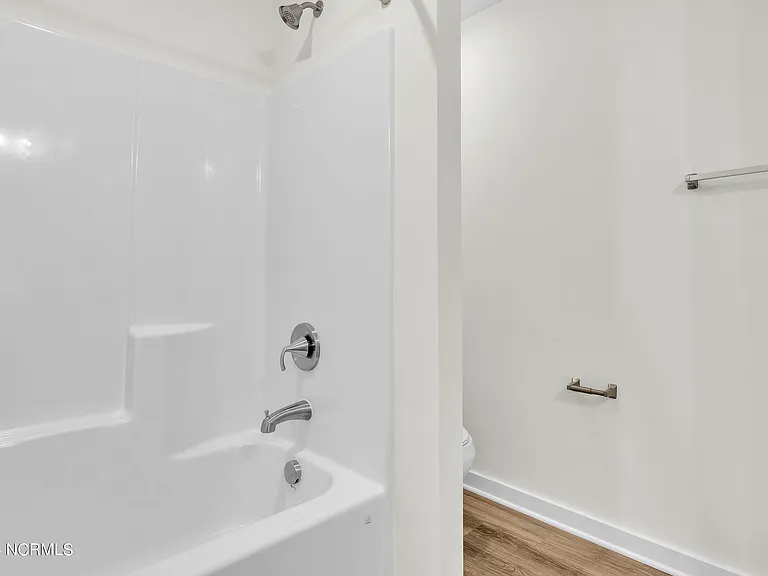 7052 Crew Dr — Photo 17