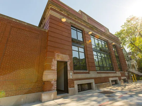1044 W Newport Ave APT 1A, Chicago, IL 60657