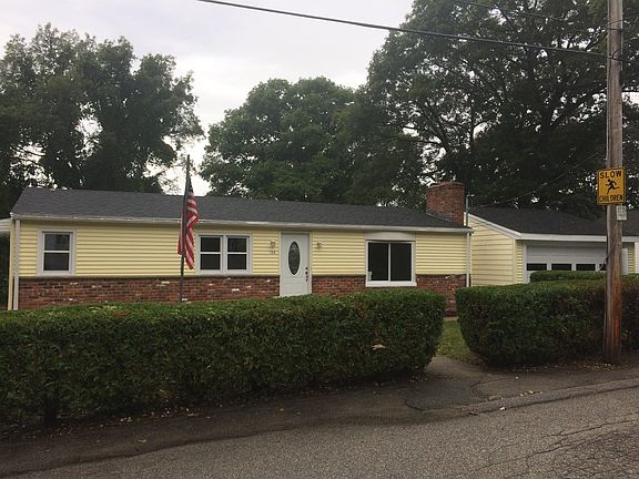 w/ 2 Car Detached Garage