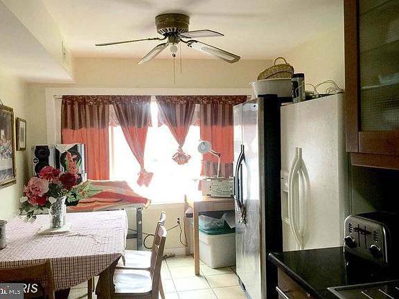 5th image of 408 Girard St #49