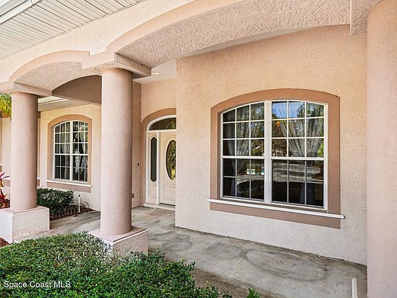 4th image of 3625 Carriage Gate Dr