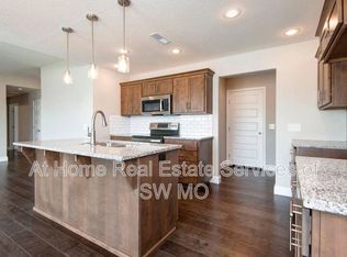 685 N Jozlynn Ave, Republic, MO 65738