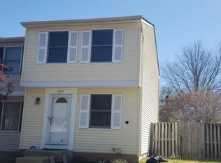 8299 Crestmont Cir, Springfield, VA 22153