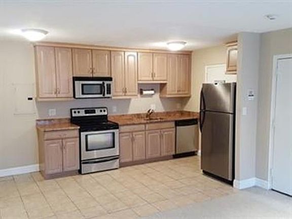 3rd image of 251 Rock St APT B2