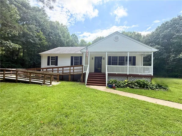 9225 Vaughan Rd, North Dinwiddie, VA 23805