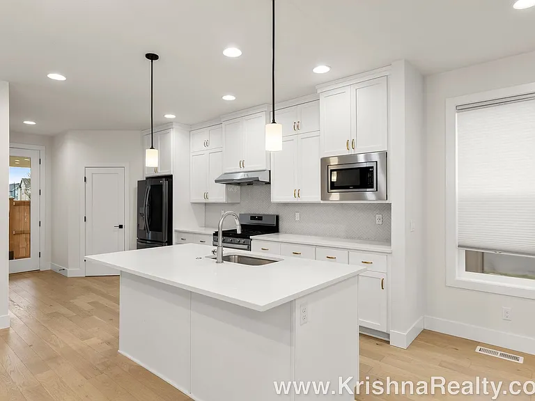 4227 SE Reed Dr — Photo 8