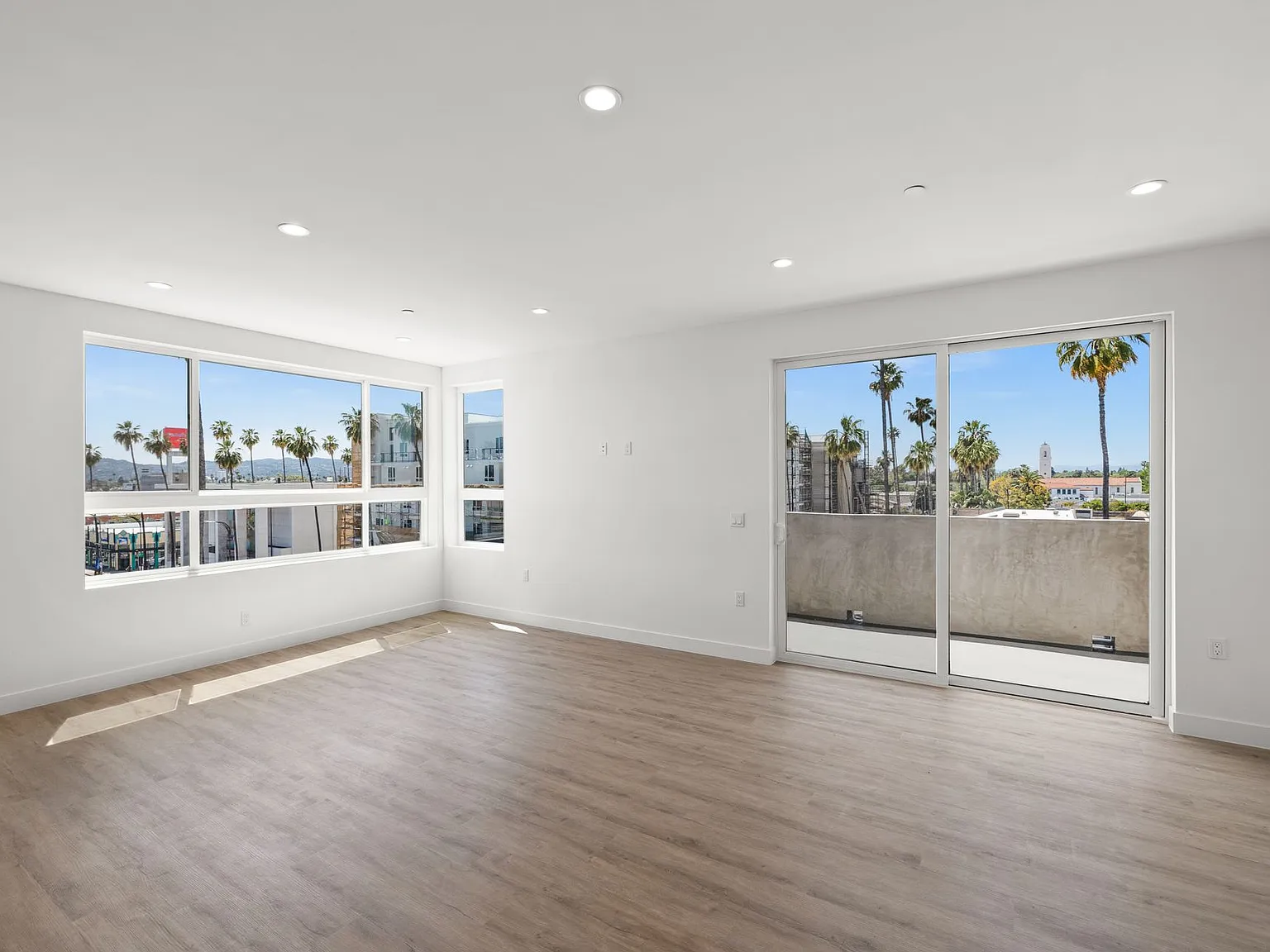 The Palms at Kittridge — Photo 2