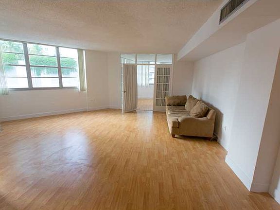 5th image of 999 Brickell Bay Dr APT 1008