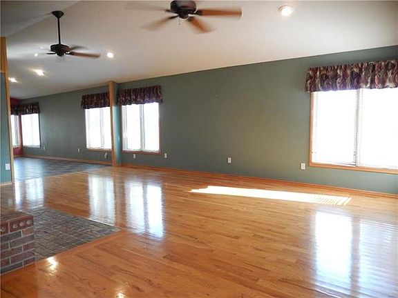 3rd image of 2640 Greenwood Dr