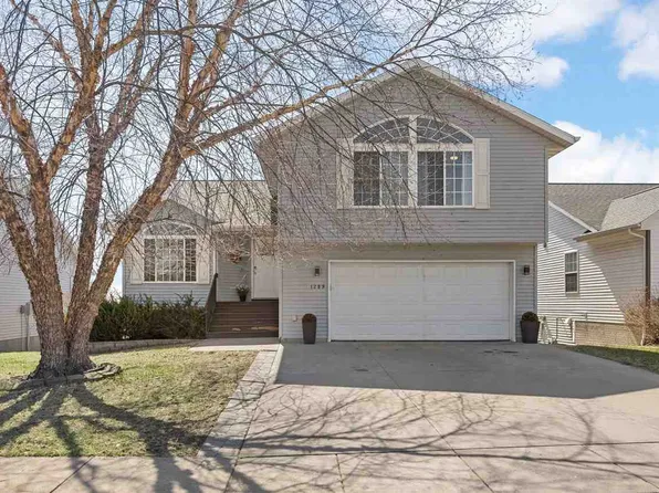1289 Langenberg Ave, Iowa City, IA 52240
