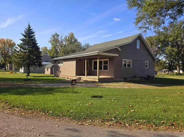 102 N East St, Hartford City, IN 47348