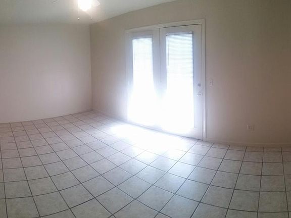 5th image of 512 S College St #3