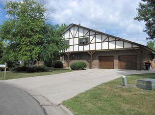3211 Lord Cir, Grand Forks, ND 58201