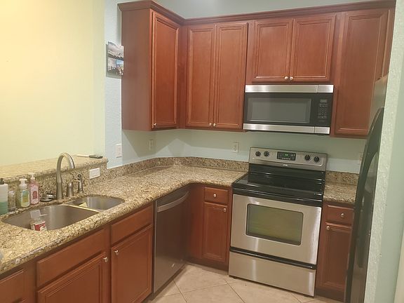 5th image of 3031 SE Lexington Lakes Dr APT 101