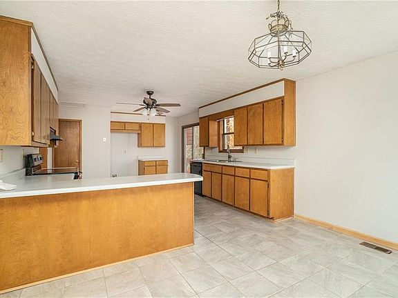 4th image of 2660 Deer Isle Cv