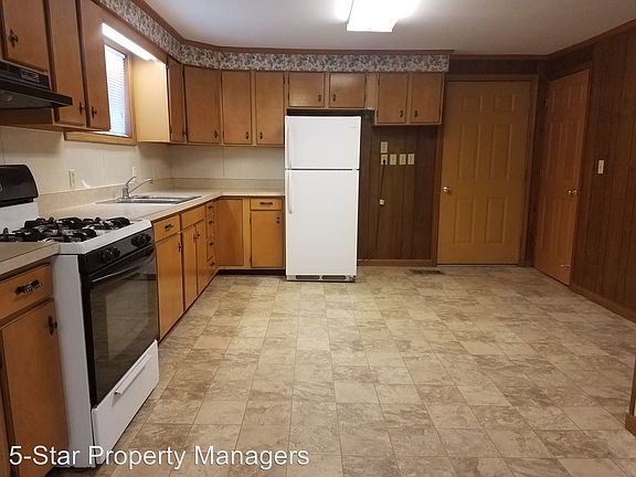 3rd image of 1596 E Monroe St