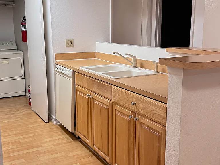 3028 Parkway Blvd #309 — Photo 5