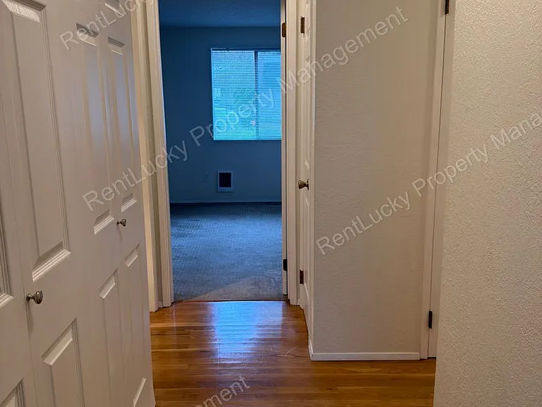 12510 NE 117th Pl #B3 — Photo 12