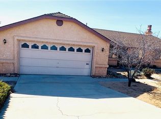15611 Farmington St, Hesperia, CA 92345