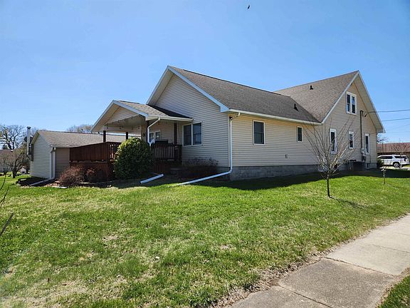 4th image of 402 1st St