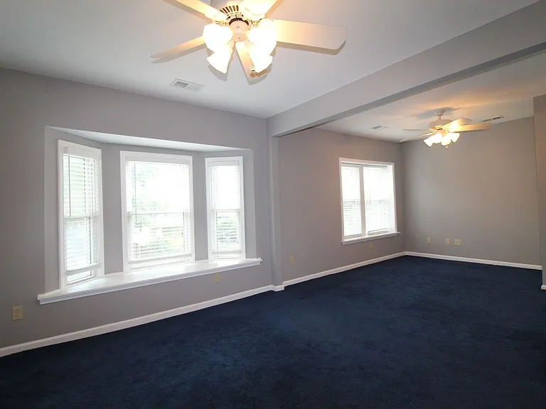 3215 Charlotte St — Photo 18
