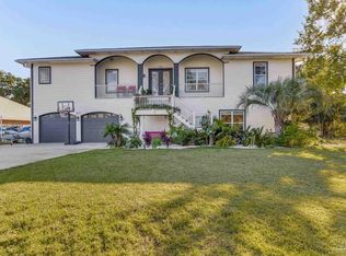 415 Williamsburg Dr, Gulf Breeze, FL 32561