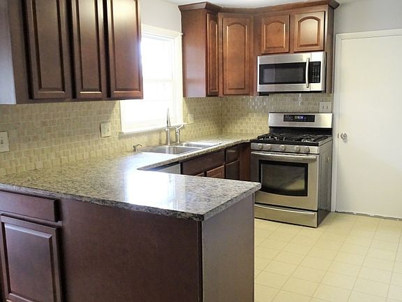 2nd image of 1656 Esbenshade Rd