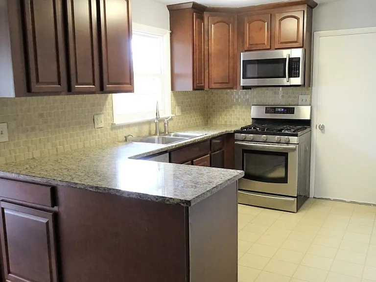 1656 Esbenshade Rd — Photo 2