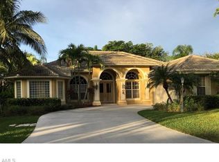 7995 Beaumont Ct, Naples, FL 34109