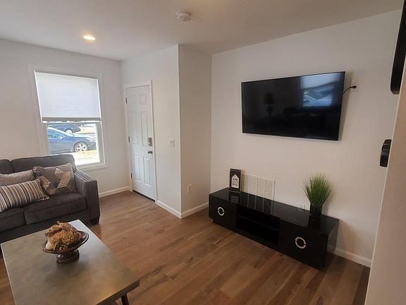 4th image of 75 Broughton Ave Floor 1