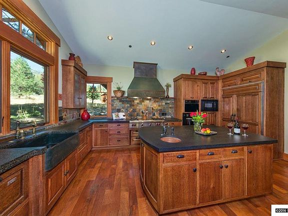 4th image of 232 Forest Hill Way