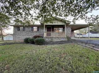 49 Lee Ave, Rainsville, AL 35986