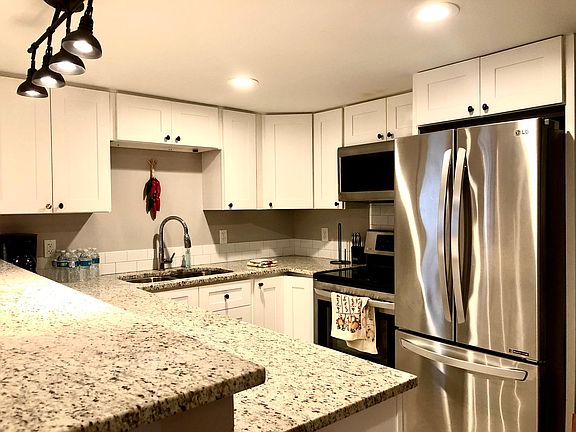 5th image of 2713 Robert St Unit B