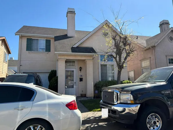 964 Village Cir, Oakland, CA 94607