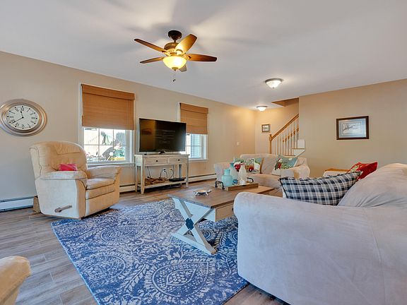 4th image of 6 Hobson Avenue #8