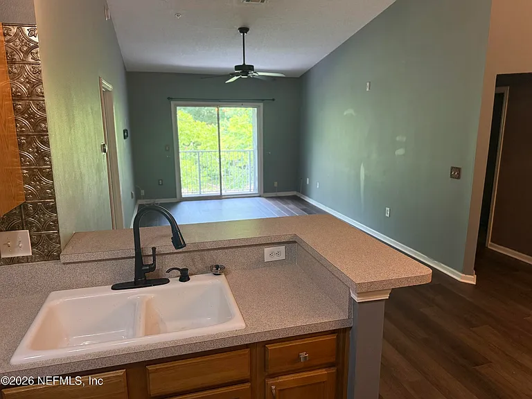 7920 Merrill Rd #914 — Photo 6