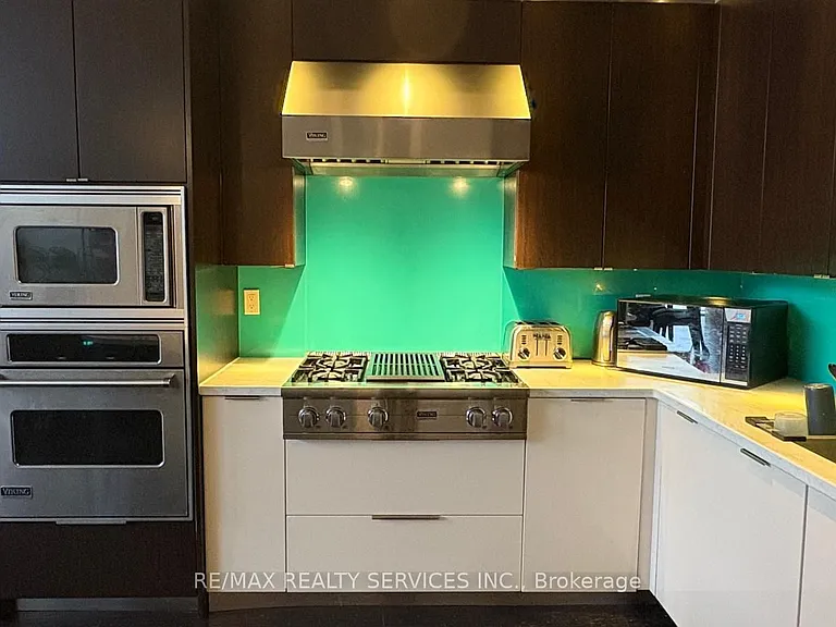 90 Sumach St #406 — Photo 17