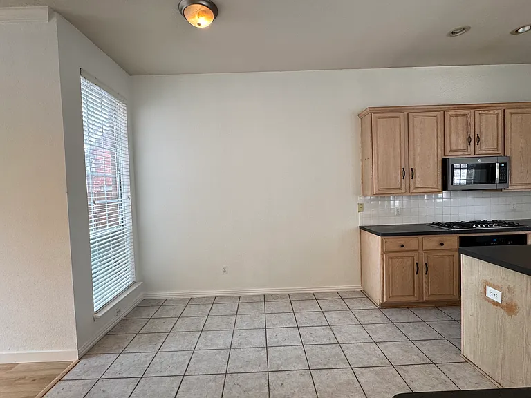 3024 Sawtooth Dr — Photo 9