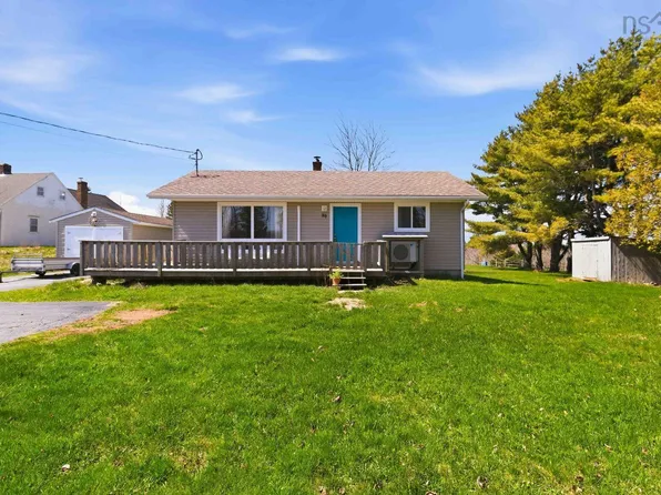 99 Northfield Rd, Lunenburg, NS B0J 1E0