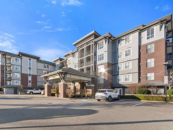 2nd image of 45645 Knight Rd #314