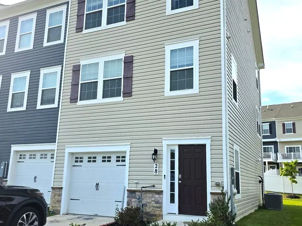 28 Axios Way, Rosedale, MD 21237