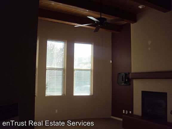 4th image of 8727 Desert Fox Way NE